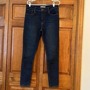 Women’s Levi’s size 32 skinny jean